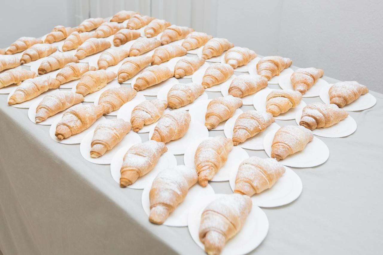 Hotel Elefantino Grey - Free Breakfast & Brunch Until 13-00 - Vicinissimi A Mirabilandia 밀라노마리티마 외부 사진